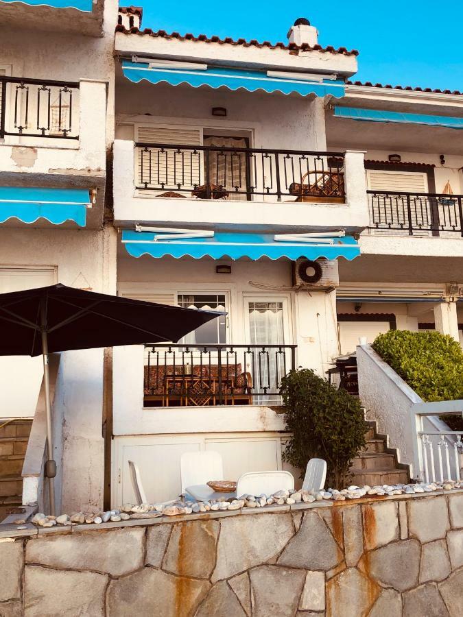 Seafront Maisonette In Фурка Екстер'єр фото