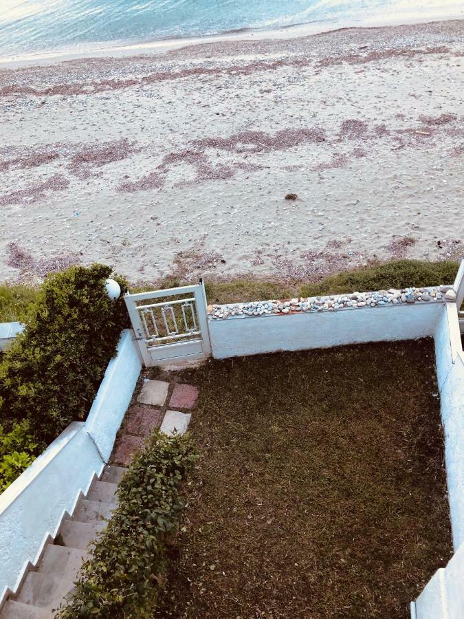 Seafront Maisonette In Фурка Екстер'єр фото