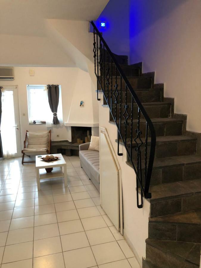 Seafront Maisonette In Фурка Екстер'єр фото